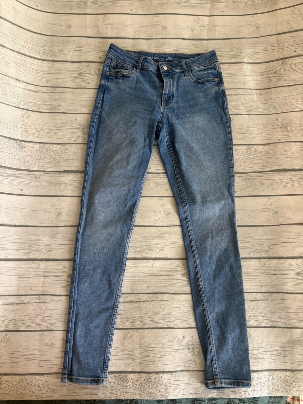 Old Navy Slim Straight Jeans in Medium Blue Wash